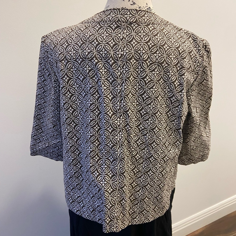 Textured Beige Patterned Cropped Jacket - Picture 4 of 11